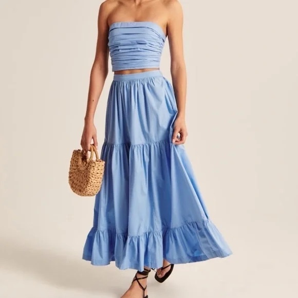 Abercrombie & Fitch Tops - Abercrombie & Fitch Light Blue Runched Poplin Strapless Crop Top
